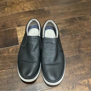 Size 13 Cole Haan slip on sneakers black in great condition